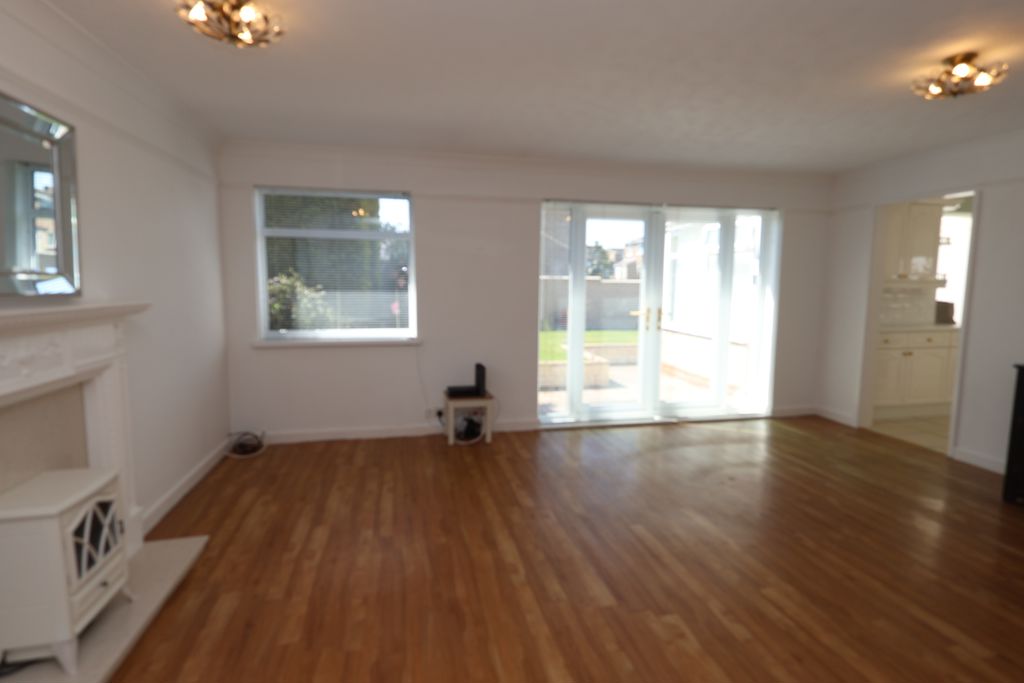 Lounge- click for photo gallery